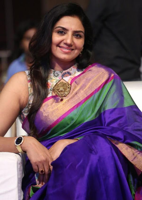 Gorgeous Tamil Actress Neelya Bhavani Photos In Sleeveless Blue Saree 6